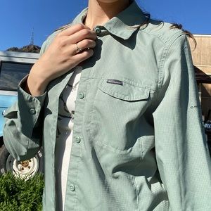 Womens Columbia button down sun blocking top